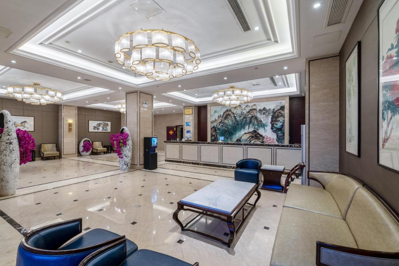 Huzhou Wealth Hotel エクステリア 写真