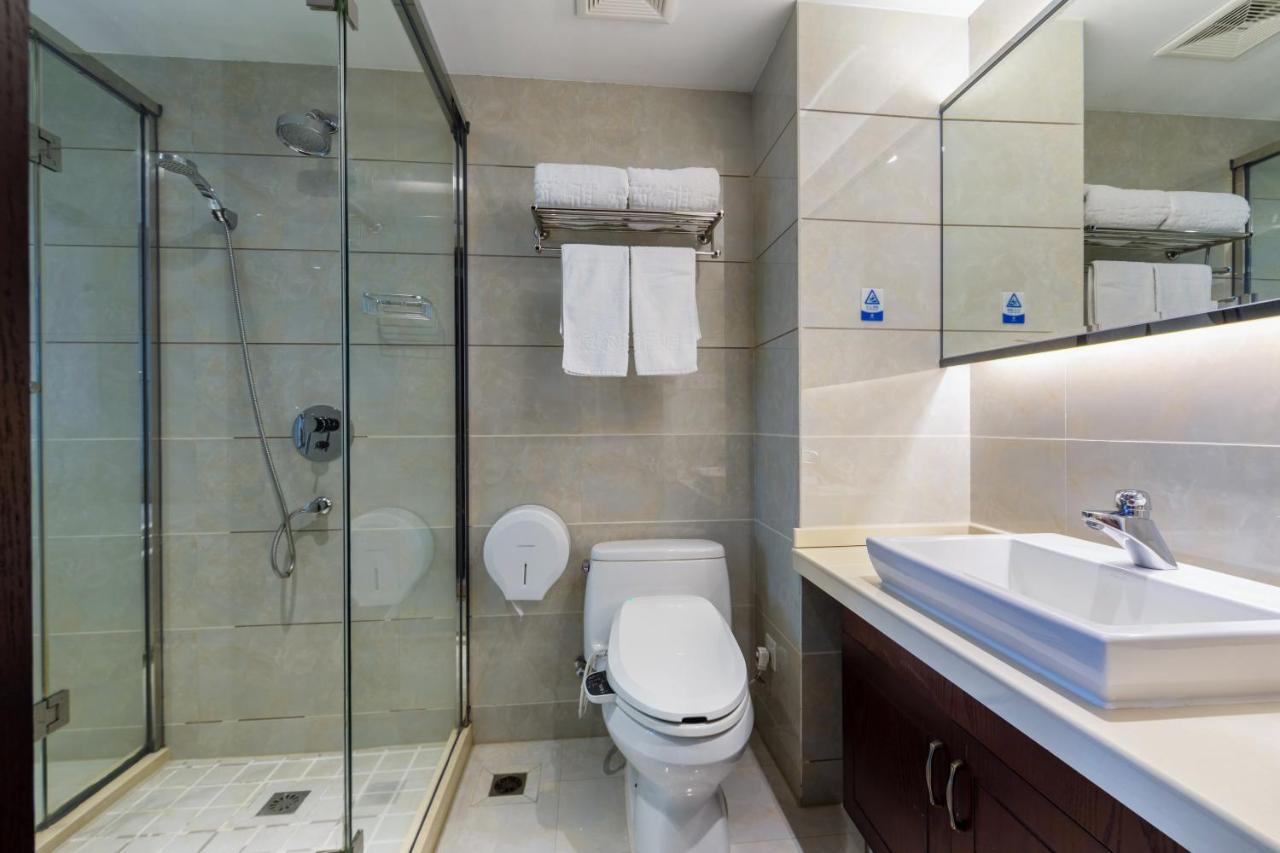 Huzhou Wealth Hotel エクステリア 写真