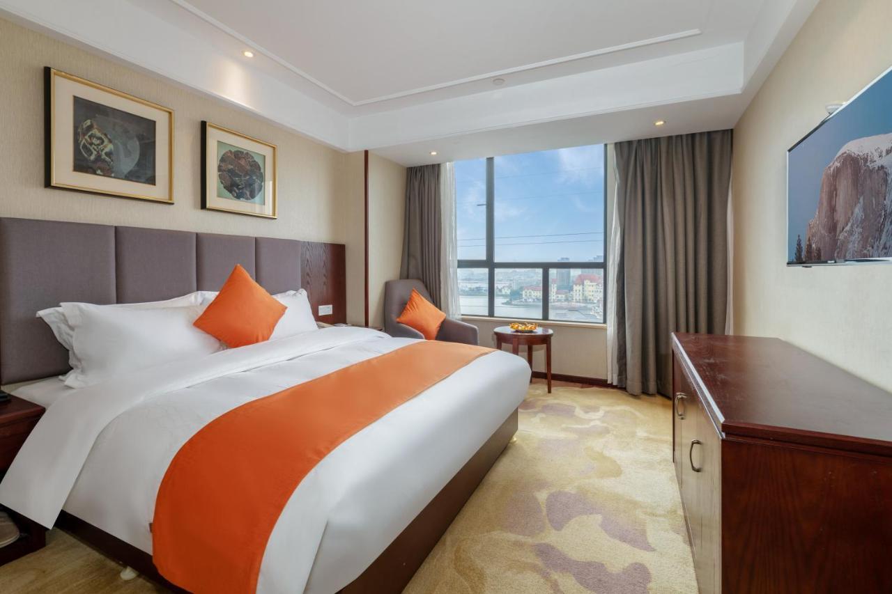 Huzhou Wealth Hotel エクステリア 写真