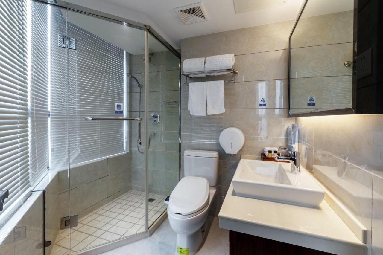 Huzhou Wealth Hotel エクステリア 写真