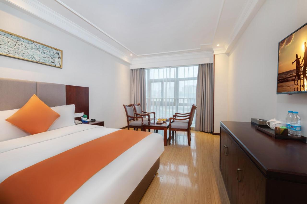 Huzhou Wealth Hotel エクステリア 写真