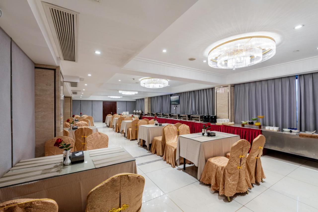 Huzhou Wealth Hotel エクステリア 写真